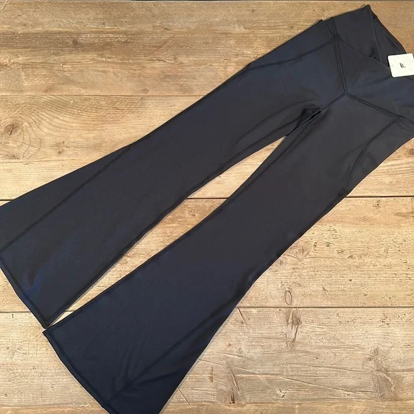 NWT- Fabletics HW Crossover Flare -BLACK (32”) REGULAR INSEAM New!! - Picture 5 of 12